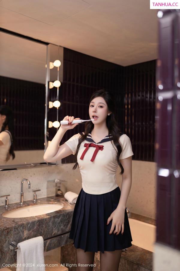 逗逗DouDou  [XiuRen]高清写真图 2024.11.29 No.9530 小逗逗 黑丝美腿第21张图片